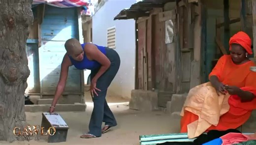 Vidéos de UNE SENEGALAISE (@userunesenegalaise) avec son original - UNE SENEGALAISE