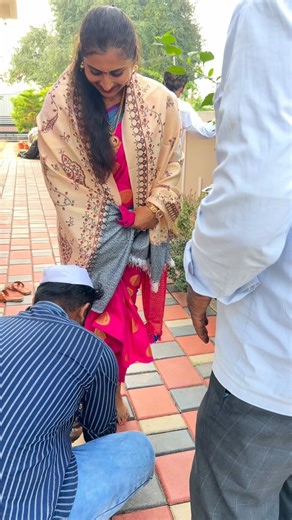 Nimma Pooja Vlogs on Instagram: "Guggla #nimmapooja #athani #vijapur #hattarsang #guggla #minivlogs #uttarkarnataka #kannadavlogs #kannada #wedding#marriage #sankonatti #gulbarga #gadag #belagvai #jamkahndi #harugeri #solapur #"