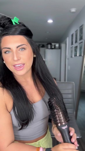 Le Volume Brush Dryer by Lange - Hair Tutorial and Review