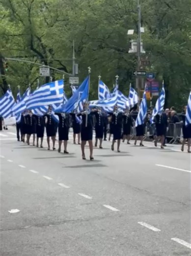 Με εντυπωσιακή παρέλαση στην εμβληματική 5η Λεωφόρο του Μανχάταν και εκδηλώσεις που ανέδειξαν την εθνική υπερηφάνεια και τη σύγχρονη δυναμική του Ελληνισμού, η Νέα Υόρκη τίμησε την 205η επέτειο της Ελληνικής Επανάστασης του 1821