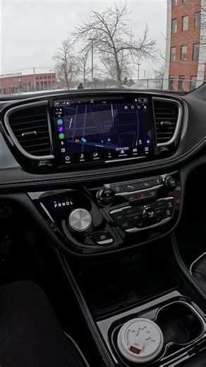 2025 Chrysler Pacifica Limited - Quick Inside Review #shorts #car