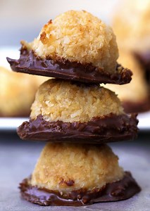 Coconut Macaroons - The EASY Recipe!