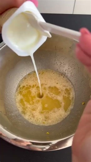 GÂTEAU au 🍋 rapide Ingrédients : 3 oeufs 100g de sucre 250