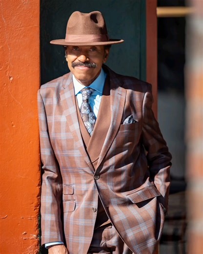 Here's a 60-second video clip of a smooth jazz instrumental tune that I wrote back in 1997 called, "Steppin' Into The Light". Photos courtesy of Ethan Yizong Xie. #jazz #JazzMusic #SmoothJazz #artist #instrumental #piano #LeeMays | Lee Mays Music