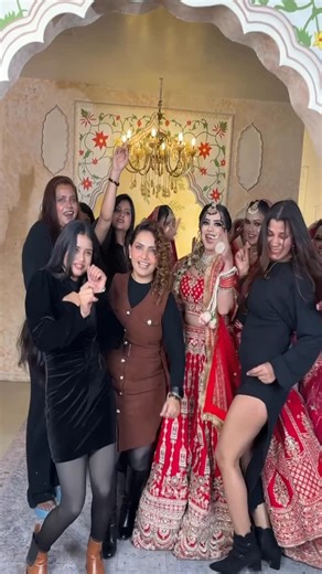 Davneet Vij on Instagram: "Final Portfolio Day of My Lovely Students, Hopping on the song by @armaan__malik9 @kritika_malik_9 @payal_malik_53 Location @viralframesstudio #makeupacademy #makeup #makeupcourses #learnmakeup #makeupideas"