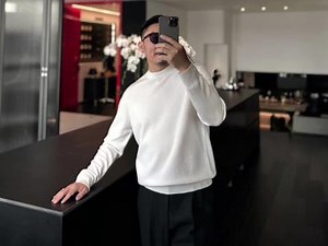 走自己的路 迈自己的步#高级感穿搭 #雅痞绅士 #羊毛衫#穿出高级感 #潮男必备