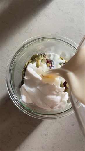 Creamy Overnight Quinoa (Fall Breakfast) ⬇️ RECIPE IN COMMENTS BELOW | Glow Diaries