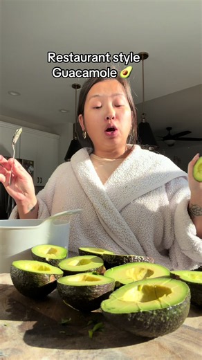 Restaurant style Guacamole recipe