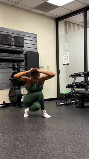 Challenging One-Leg Squat Knees Gymnastics Fail