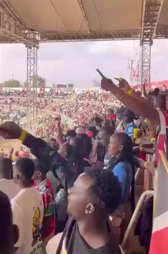 𝙎𝙄𝙁𝙐𝙉𝘼! 𝙎𝙄𝙁𝙐𝙉𝘼! 𝙎𝙄𝙁𝙐𝙉𝘼! Nairobi Senator Edwin Sifuna received a thunderous show of support at the HSBC World Sevens tournament at Nyayo Stadium on Saturday, as rugby fans broke into chants of support for the embattled ODM Secretary General days after his controversial ouster from the party post. | RWANA TV