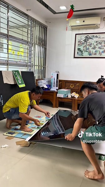 Installing a Large 85-Inch Samsung Television