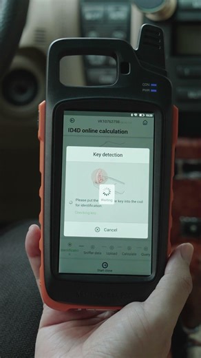 Xhorse Key Tool Max Pro perform key chip cloning