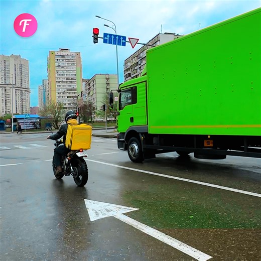 48K views · 448 reactions | A truck driver gives gloves to a courier | Tips & Tricks | Facebook