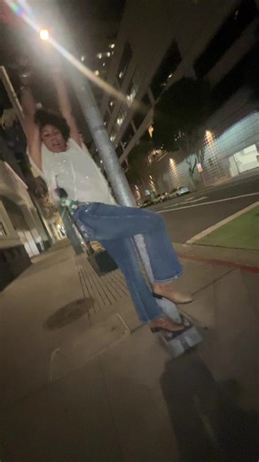 Late night city vibes #honolulu #city