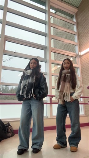 og twin | dc: @sadie #outfitinspo | imma sit back with a brunt dance tutorial