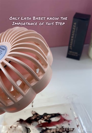 Tips for Safe Lash Application with Glue