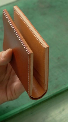 Making a Minimal Bifold Wallet in 1 Minute! #shorts #leathercraft