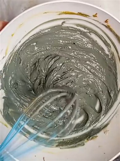 Gym chalk asmr and water Hand chalk asmr @ASMR.relax @ASMR.relax #ASMR #asmr #chalkcrushing #relax #antistress