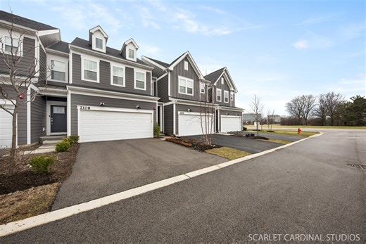 2108 Weatherbee Ln, Naperville, IL 60563 - MLS 12575017 - Coldwell Banker