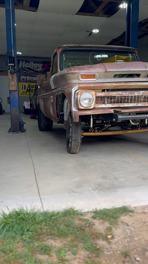 Little road rash and busted up front end! Hoping that some sponsors kick in and help me make it to the last race of the season! Let’s make LNU Great Again!👊🏼🇺🇸🦅 #custom#fabrication#modified#loudnugly#loudpipessavelives#ratrod#hotrod#gasser#gassernation#gassertruck#nhra#dragracing#wheelie#wheelsup#blowthisup#c10#chevy#truck#chevrolet#welding#loudnuglygarage #WinWithHolley#TeamSimpson#TeamSimpson | Loudnugly