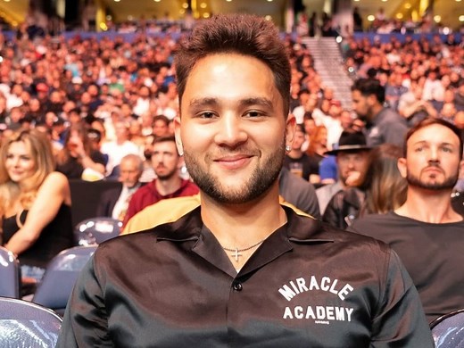 Toronto Blue Jays star Bo Bichette shows off shocking new haircut at UFC event