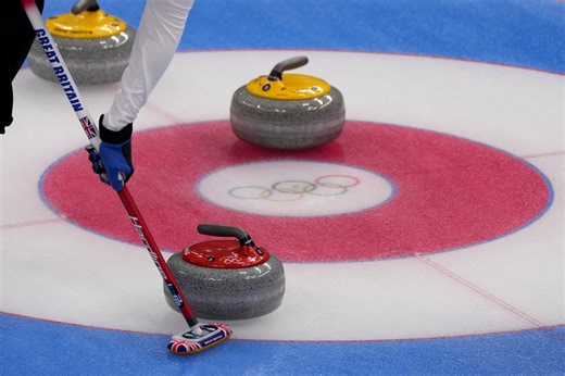 What the hammer means in curling, and the rules on who gets it explained