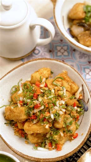 From seafood dishes to hearty veggies, Wangfu invites you to a table of togetherness. Gather your loved ones for a feast that's more than just a meal. 🧡 #ChineseSingaporean #ChineseFood #SingaporeanFood #FamilyMeal #SetMeal #AsianCuisine #AsianFoodie #Foodie #ManilaEats #ComfortFood | Wangfu Chinese Café