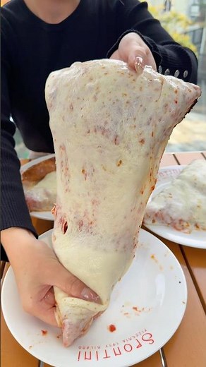 70年の歴史を持つ巨大ピザ #japanesefood