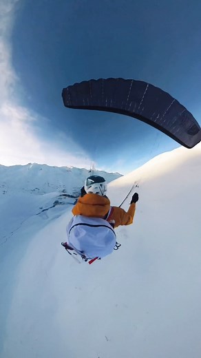 3.5K views · 46 reactions | Less than a kilo! Run & Fly 2 is the he lightest wing in the world!〰️ pilot: Thomas Eichberger #dudekparagliders #dudek #dudekrunandfly #runfly #hikefly #hike #mountains #fly #sport #paragliderlife #paragliding | Dudek Paragliders | Facebook