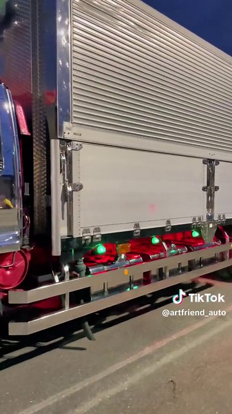 管理番号1413 平成18年式 いすゞ フォワード 冷凍ウィング サブエンジン式冷凍機 6500セミワイド #いすゞ #いすゞのトラック #造りボディー #フォワード #90アオリ #メッキ #砂バフ #エッチング #キャデラックバンパー #きゃつてCut