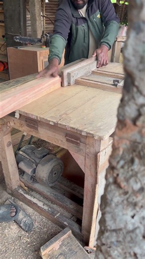 The Insane Story Behind Daily life carpenters wood cutting techniques 😮😮 #trendingshorts
