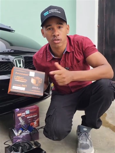 Capturan a Nicolas Maduro, pero las luces se siguen vendiendo. #nicolasmaduro #autoadornos #aozoom