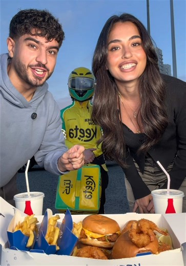 Rock Paper Scissors Challenge with Shrimpy in Kuwait