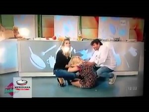 Actress attempts splits on live TV. It doesn't end well...