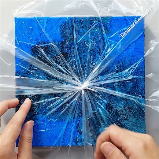 1.4M views · 26K reactions | Broken glass effect with tied plastic sheets - All the paints I used were acrylics mixed with water. | Designer Gemma77 | Facebook
