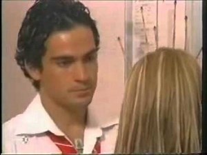 Rebelde Capitulo 209 - Miguel le da las gracias a Mia por haber llamado a su mama