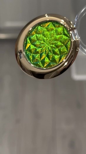 Restocked Multichrome Eyeshadow in Medusa - Green Shades