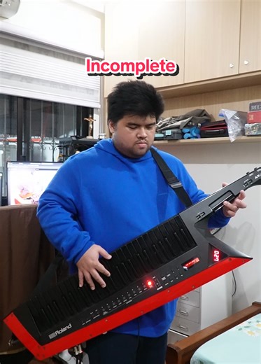 Explore the Unique Incomplete Keytar Experience