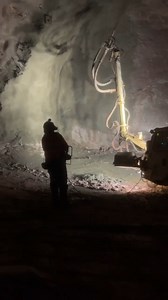 Shotcreting the roof of an uderground mine! | Mining Mayhem