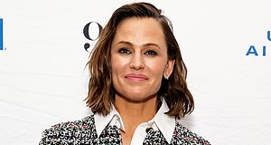 Jennifer Garner Shares Her Successful Strategy for Keeping Her Kids Off Social Media