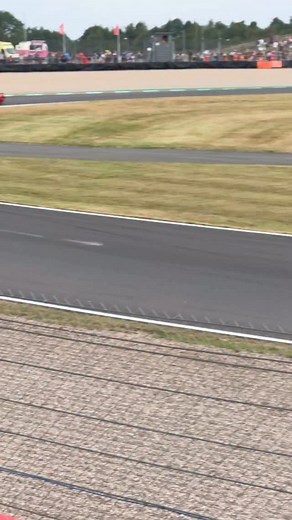 Sliding my way into T1 at Donington🔥 - @ixon_official @attissports @boniface_eng @tec41_ @sublime_motowrap @dynes_motor_group #reaschracing #lomaxspiralsystems #squaredealstorage #SCCommercialsolutions | Ryan Vickers #17