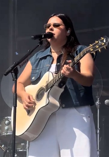 Emotional Live Performance of 'Sailor Song' by Gigi Perez