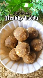 Healthy Protein Laddu 💪 | Roasted Chana, Makhana & Dry Fruits Laddu Recipe #Shorts