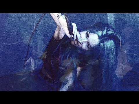 Charlotte Sands - one eye open (Official Lyric Video)