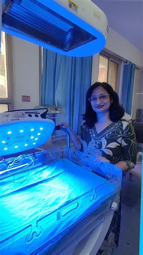 Dr Meenakshi Bothra Gupta on Instagram: "✨ Learn ALL about Phototherapy for Neonatal Jaundice in just 2 minutes! ✨ 👶💡 Quick, effective, and life-saving treatment to reduce high bilirubin levels in newborns. 🔹 How it works: Blue light transforms bilirubin into water-soluble forms. 🔹 When to use: Safe for newborns with jaundice to prevent brain damage (kernicterus). 🔹 Types: Conventional, fiberoptic, and LED phototherapy. 🔹 Key tips: Monitor bilirubi