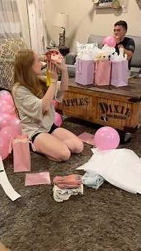 Decorating for my daughters 1st birthday 🧸