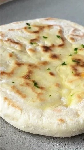 😍🧀 Cheesy Naan Bread without Yeast | Thermomix® Recipe