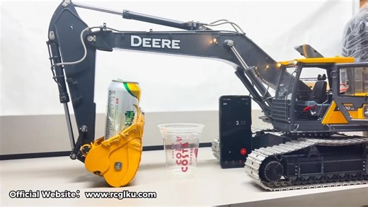 Super Frog RC Model Club（SFROG） | I've discovered a new way to use the SFrog E400 hydraulic excavator | Facebook