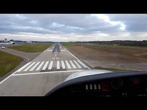 Landing a Diamond DA40 in turbulence