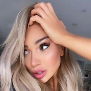 miss_selena Schedule - Twitch